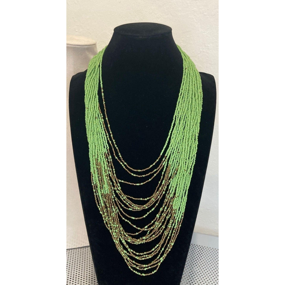 Green necklace and bracelet bundle - Picture 4 of 10